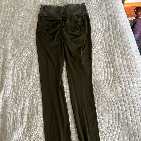 Green Cute Booty Lounge Leggings size S - Picture 4 of 5